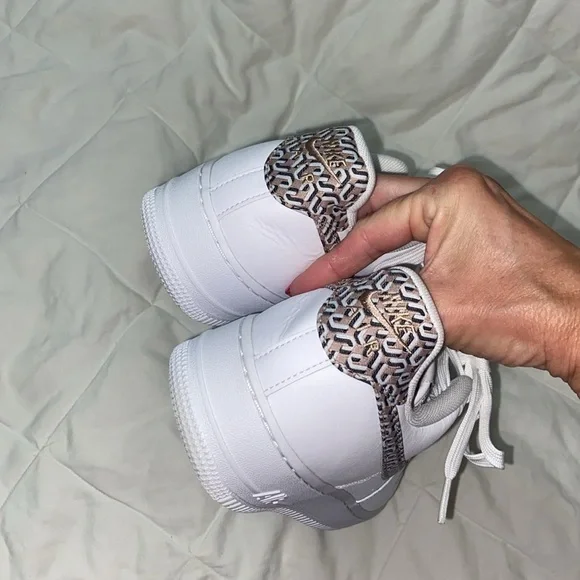 Like new Nike Air Force 1 Low United in Victory White - Picture 8 of 16